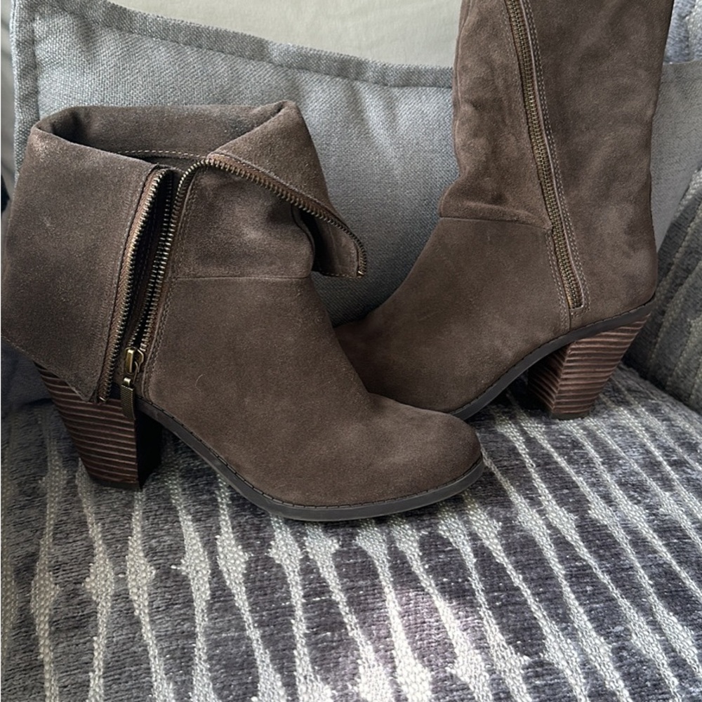 Adam Tucker Suede Boots Size 8.5 - image 2